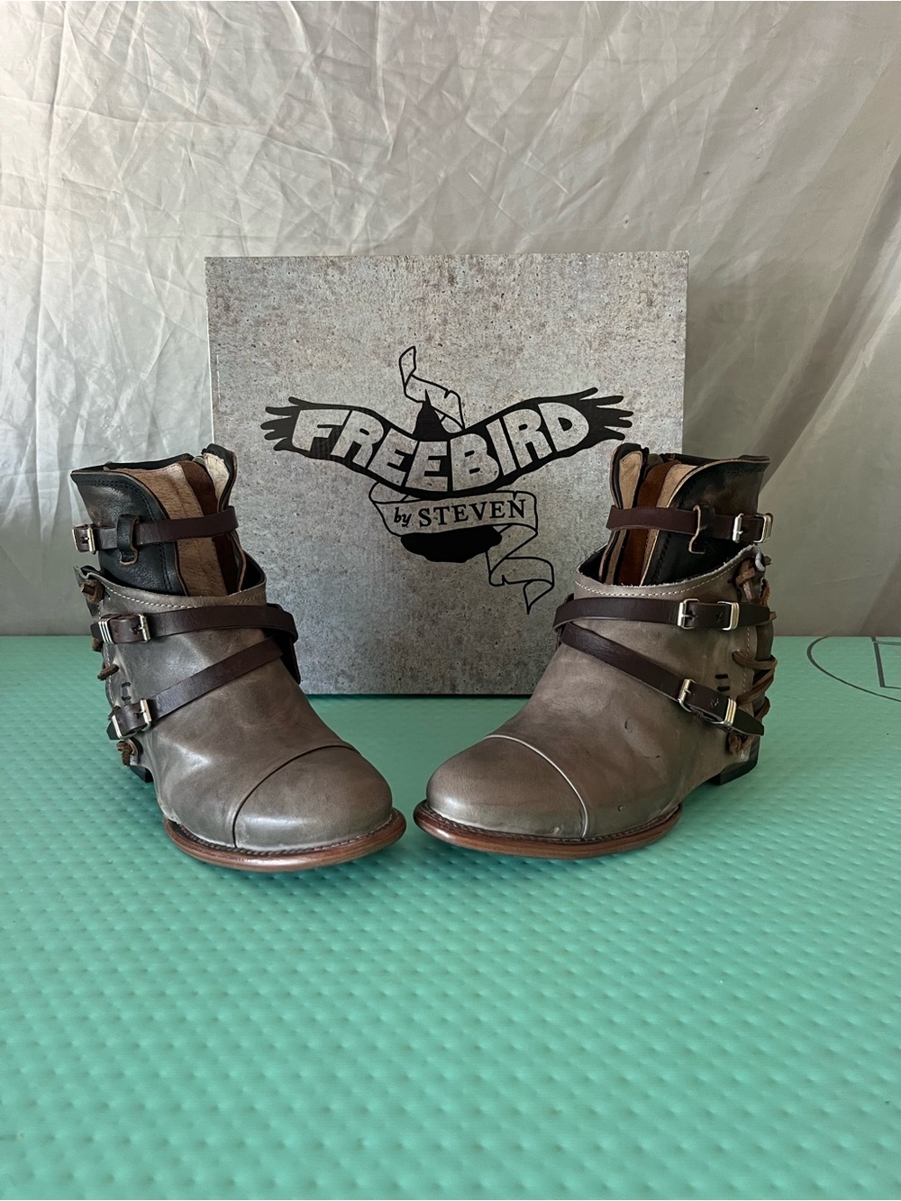 Freebird by Steven Crue Grey Multi Color Leather Buckle Ankle Boots Size 9